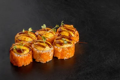 Запеченный с креветкой и авокадо спайси