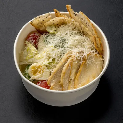 Салат Цезарь с курицей