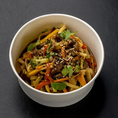 Удон с говядиной и овощами